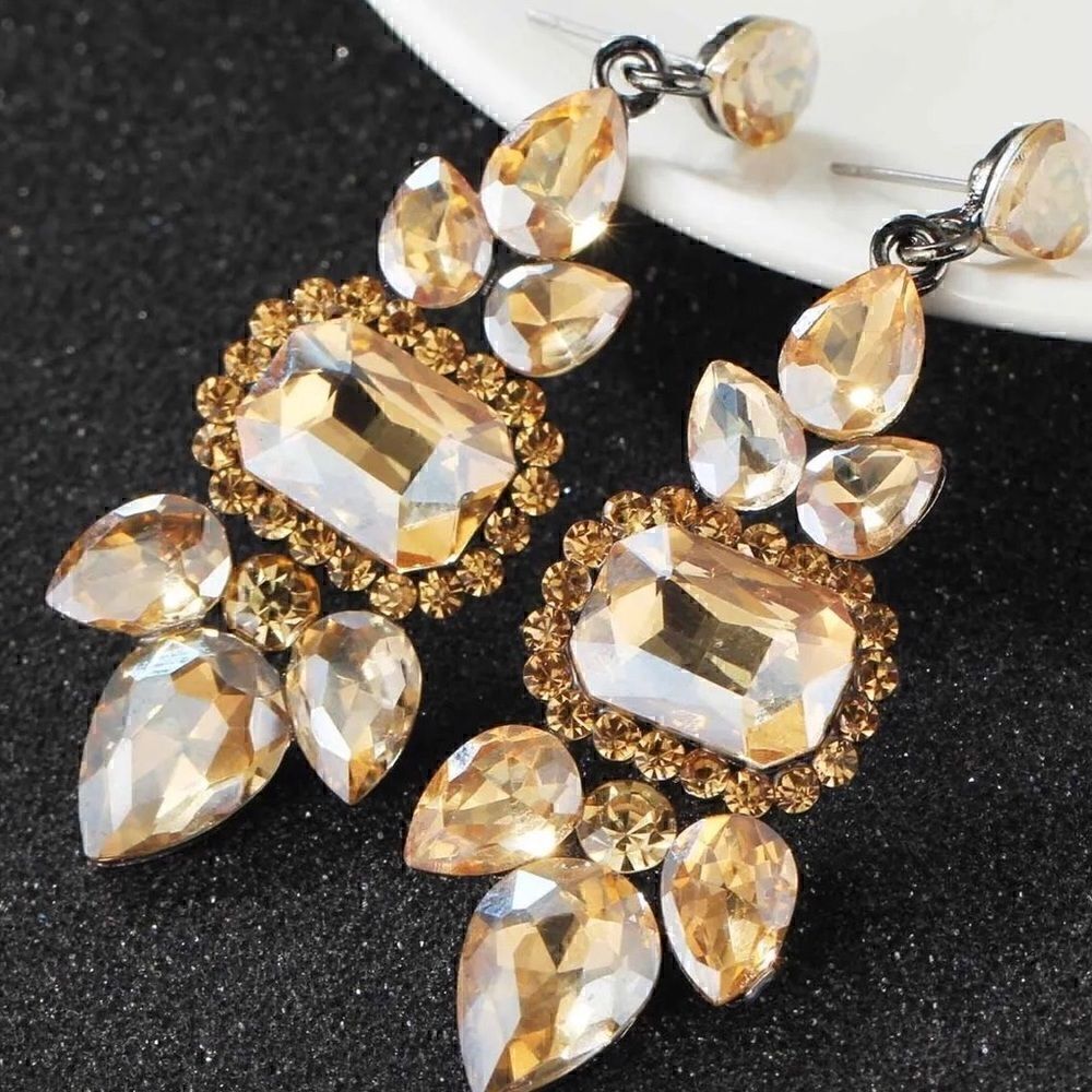 💛 NEW stunning Champagne crystal drop dangle earrings 💛